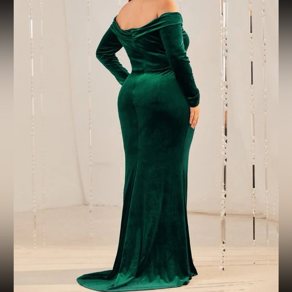 Off Shoulder Max Velvet Dresses with Long Sleeves Terracotta Plus Size